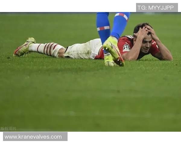 足总杯波尔图与AC米兰战平争议判罚引发全场热议与球迷不满