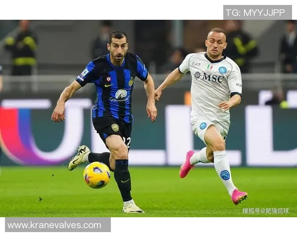 足总杯精彩对决巴萨逆转国米乌龙球成比赛转折点引发转会热议